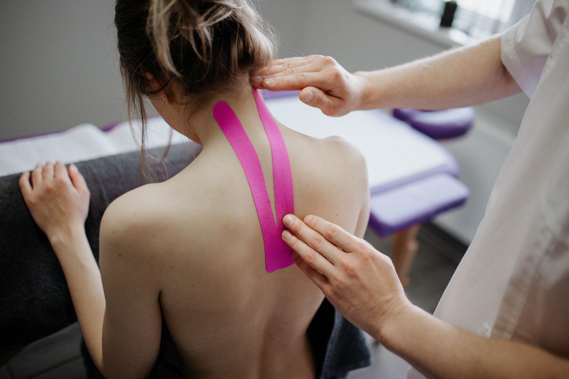 Kinesio tape felhelyezése